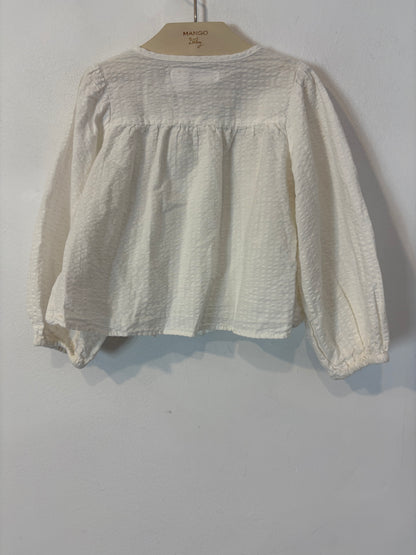 ZARA. Blusa blanca nido de abeja. T 3-4 años