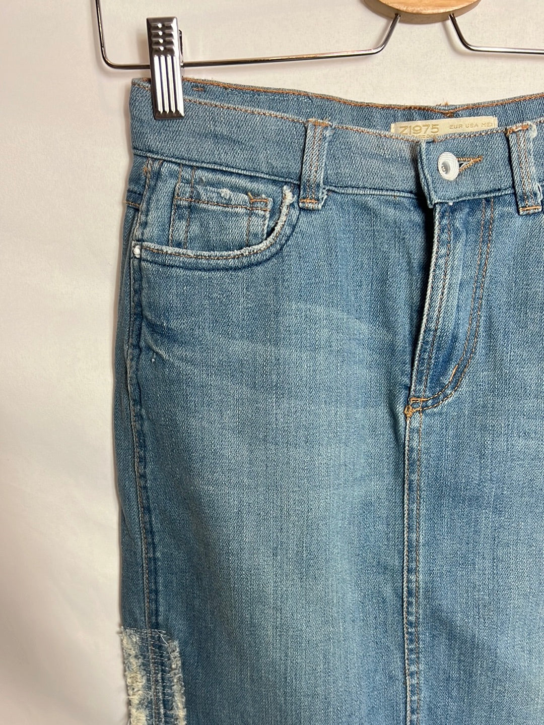 ZARA. Falda denim efecto desgastado. T S