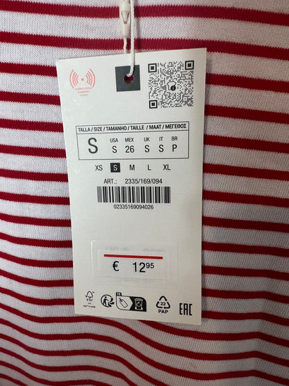 ZARA. Camiseta rayas roja. T S
