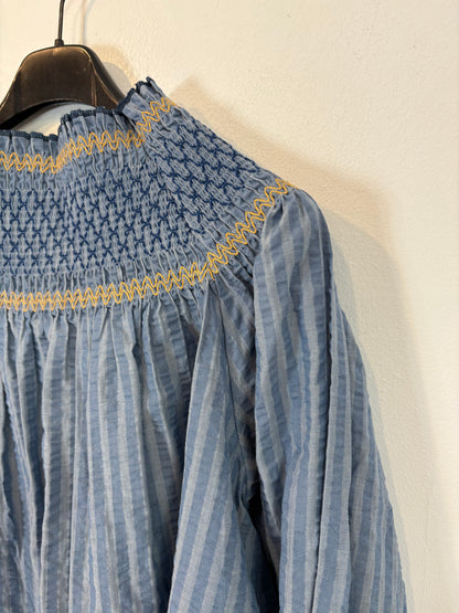 OTHERS. Blue blouse with honeycomb detail. TS