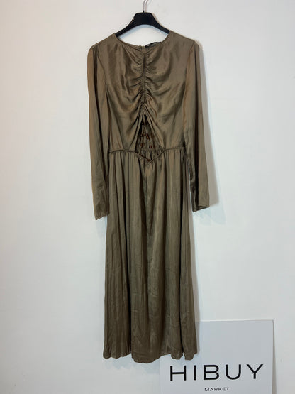 ZARA. Vestido largo verde satinado abertura. T XS
