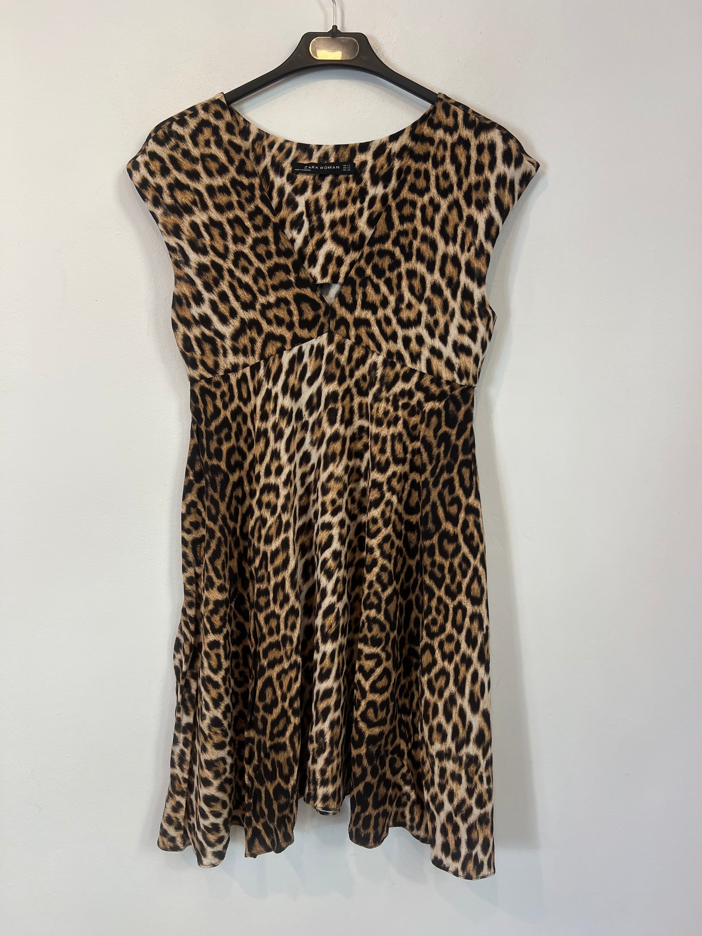 ZARA. Vestido corto animal print T.xs