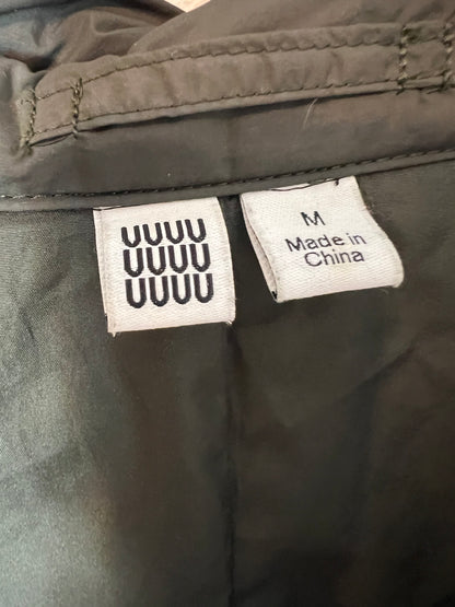 UNIQLO. Gabardina verde acolchada. T M