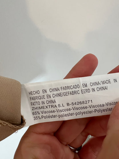 TESE COLLECTION. Chaqueta beige estilo gabardina. T M