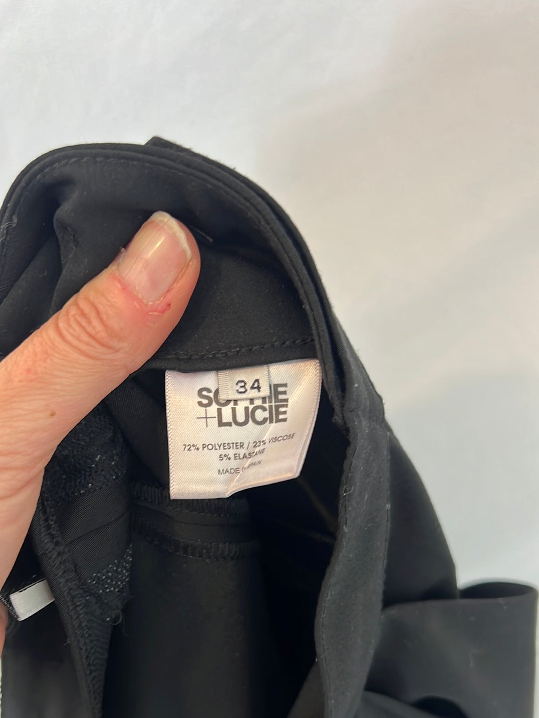 SOPHIE&amp;YLUCIE. Wide-leg pleated trousers in black, size 34