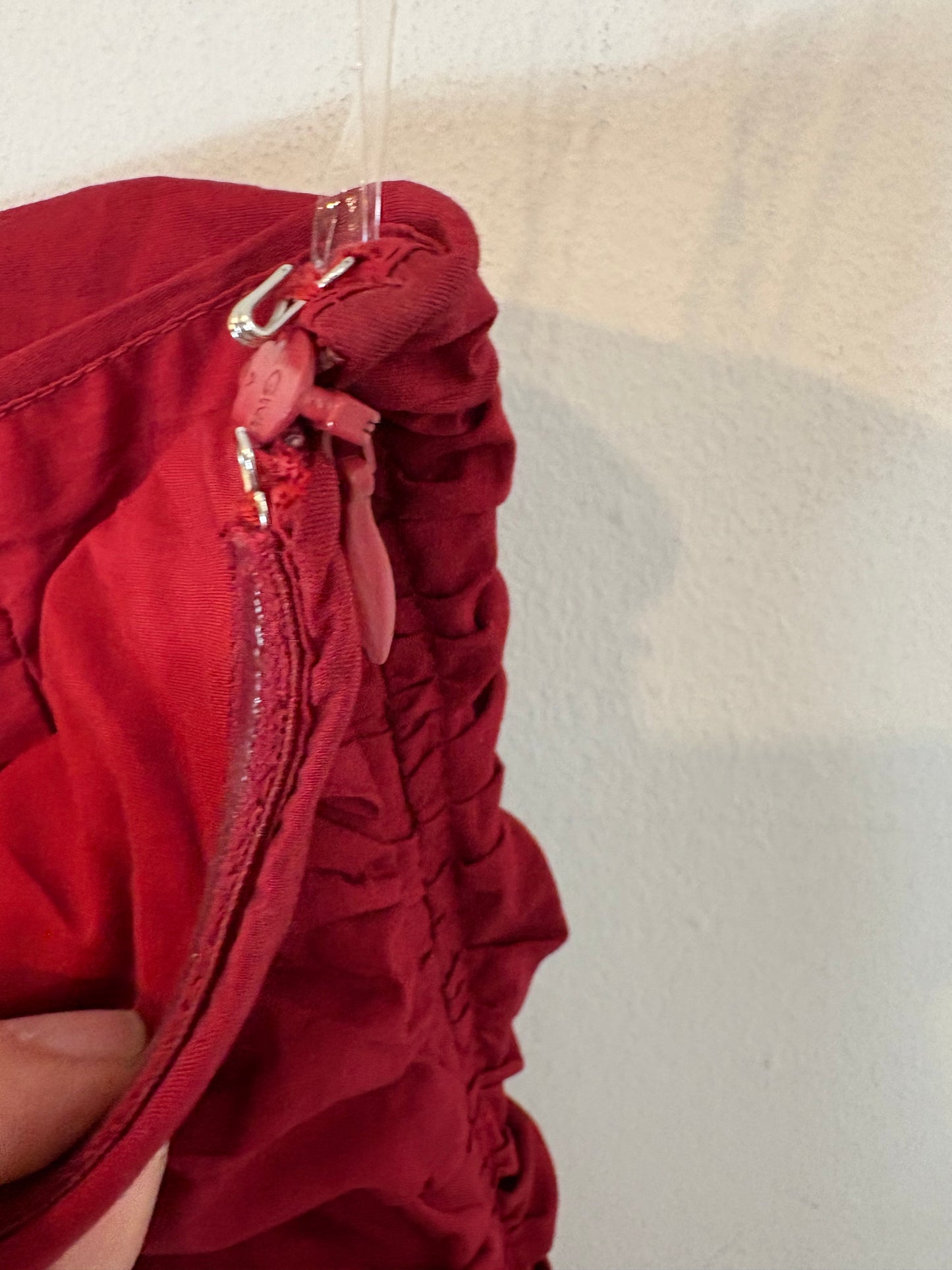 PEPPERMAYO. Vestido largo palabra de honor color vino. T XS