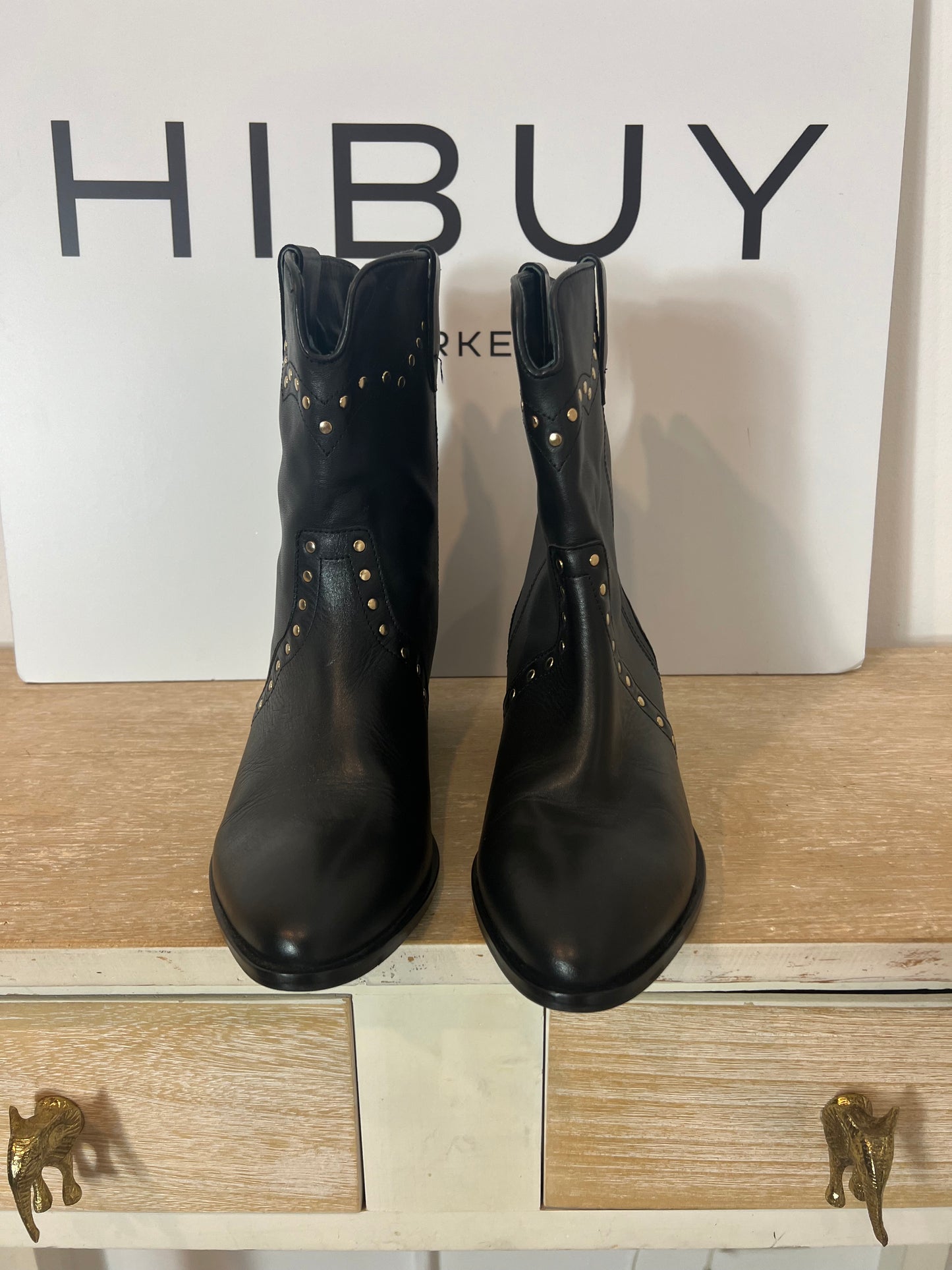 MICUIR. botas negra tachuelas T.38