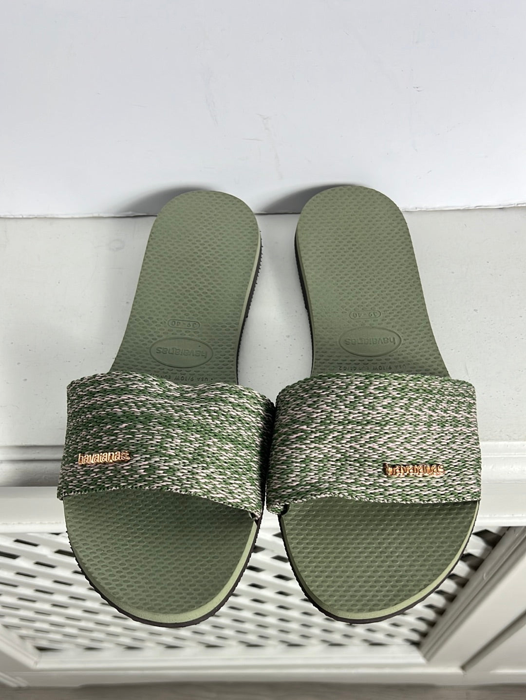 HAVAIANAS. Sandalia plana tira ancha. T 39-40