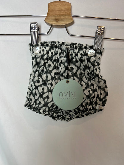 OMINI. Printed diaper cover with mother-of-pearl buttons. Size 0 months