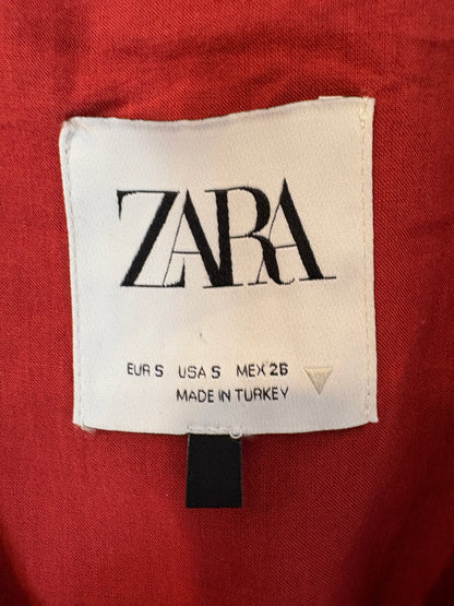 ZARA. Burgundy buttoned vest Ts