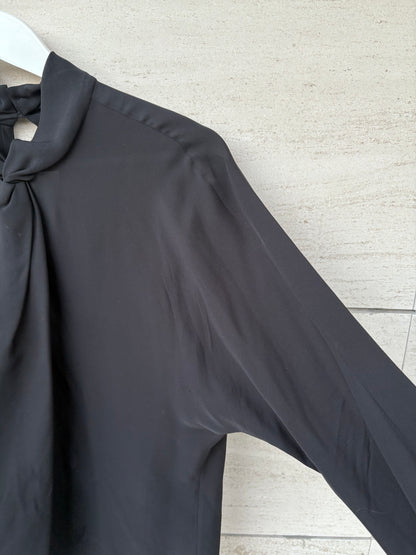 CAROLINA HERRERA. Blusa negra seda