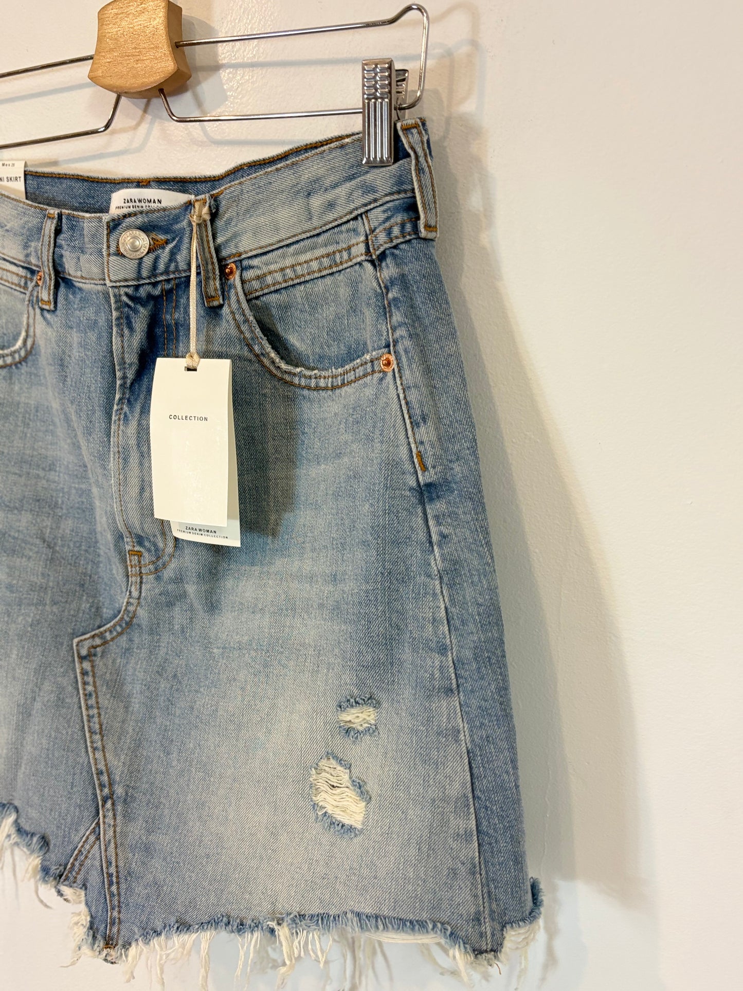 ZARA. Short denim skirt. TM