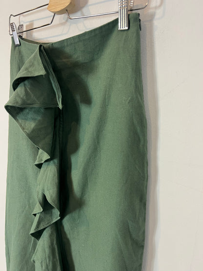ZARA. Falda midi verde volante con lino T.xs