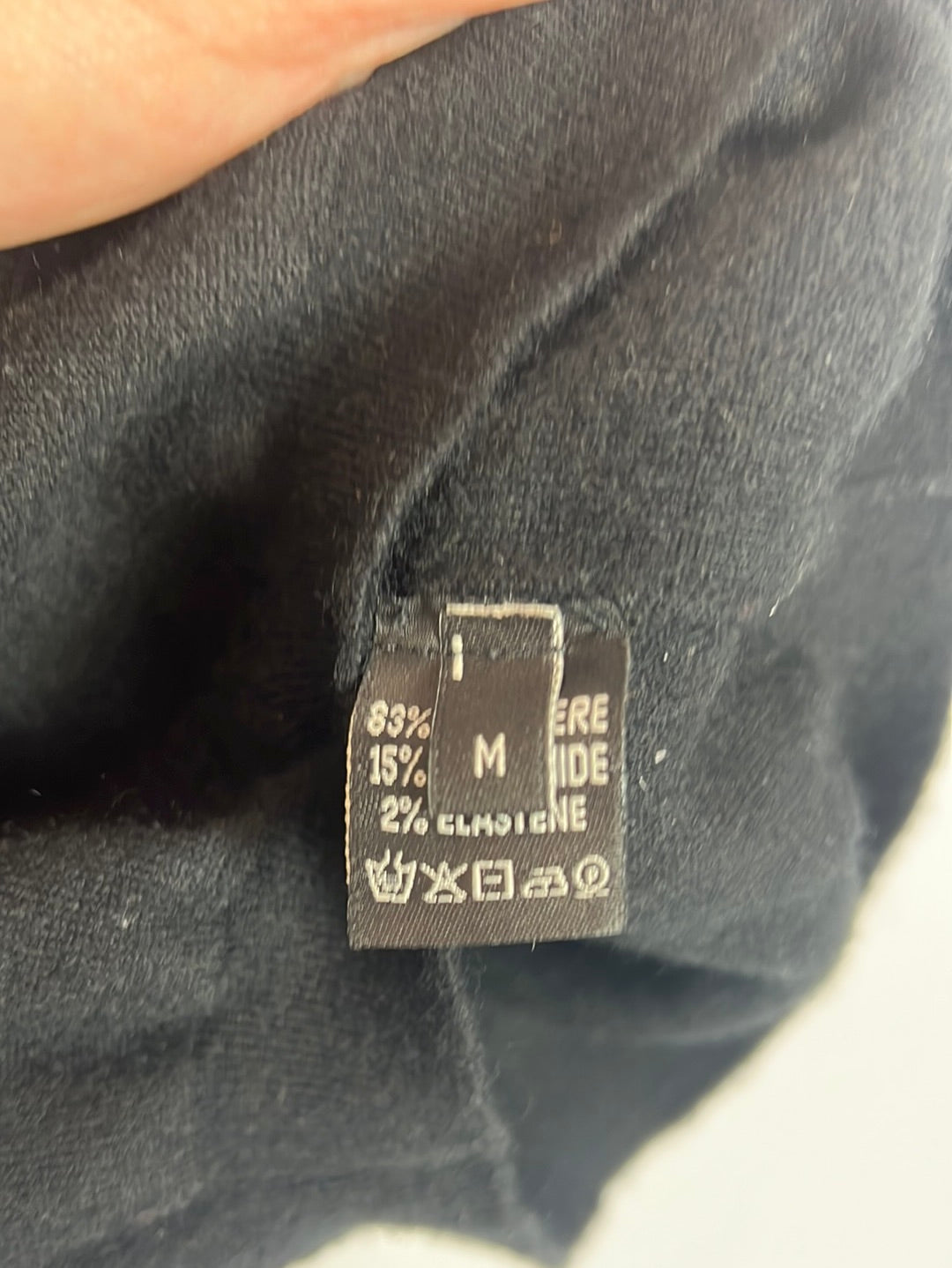 CORTANA. Crop top negro cashmere. T M (tara)