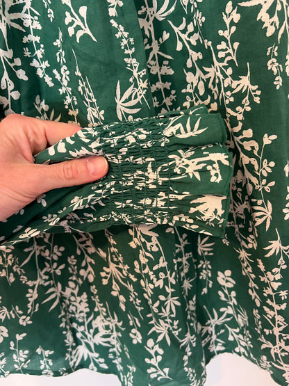 BERENICE. Blusa verde estampada