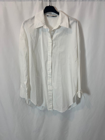 ZARA. White shirt. XS
