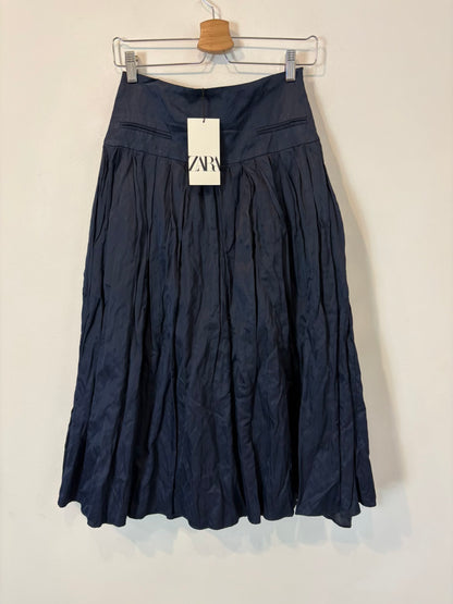 ZARA. Falda midi plisada