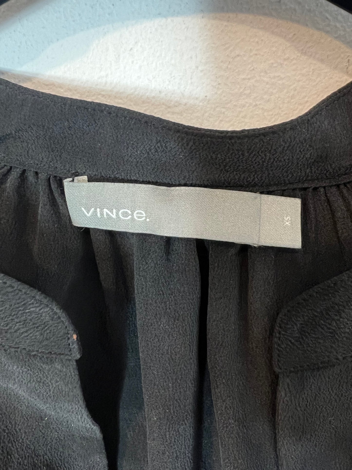 VINCE. Black fluid silk blouse T.xs