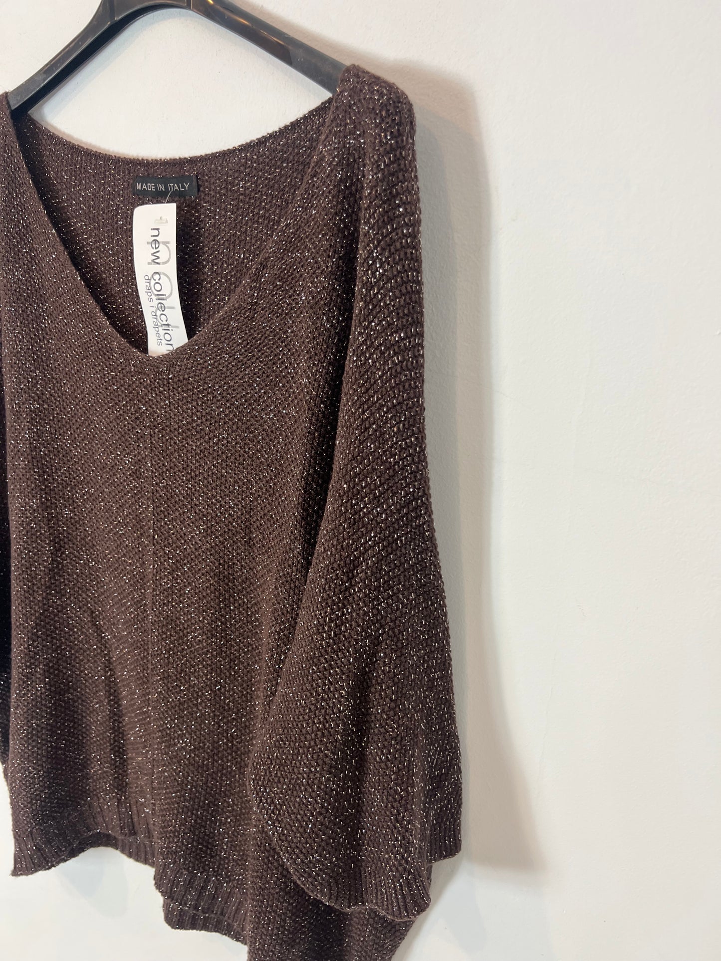 OTRAS. Top marrón hilos brillo. T M/L