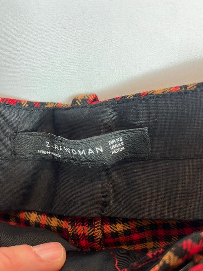 ZARA. Pantalón cuadros pata ancha. T XS