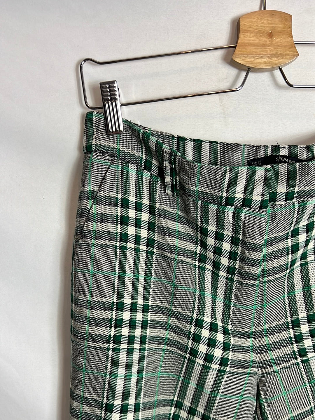 SFERA. Cropped plaid pleated trousers. Size 40