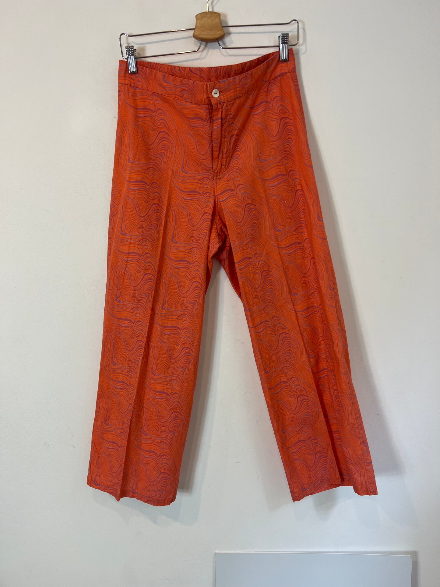 NÍCOLI. Pantalón ligero estampado retro. T 40