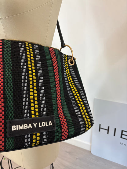 BIMBA Y LOLA. Bolso mediano trenzado colores doble asa