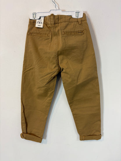 ZARA. Pantalón chino camel niños. T 6 años