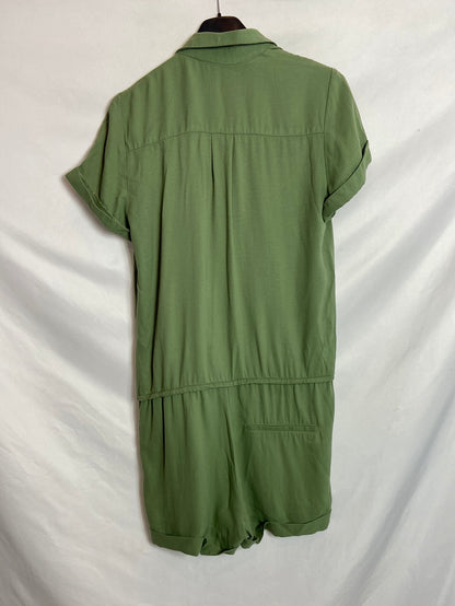 PULL & BEAR. Mono corto verde T.S