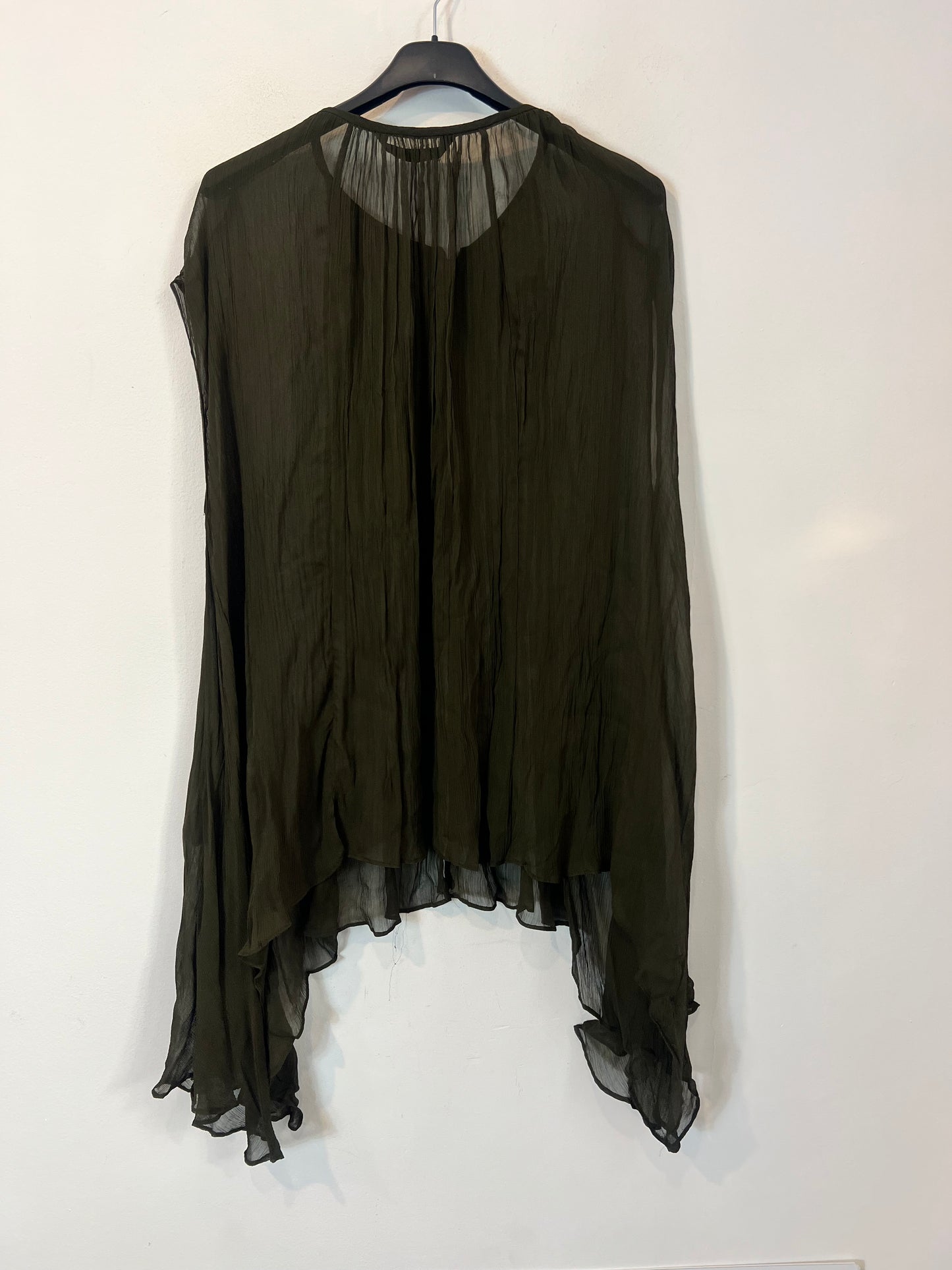 ZARA. Top verde abotonado