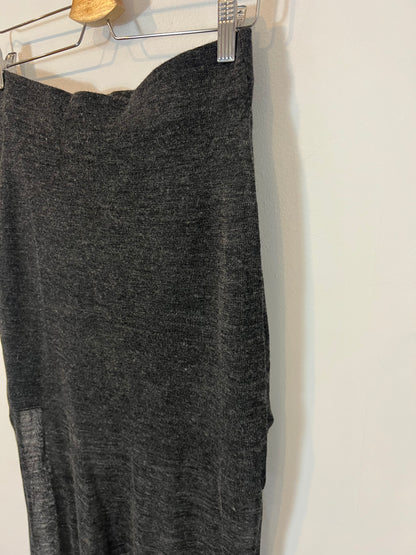 ZARA. Charcoal grey knit midi skirt. TM