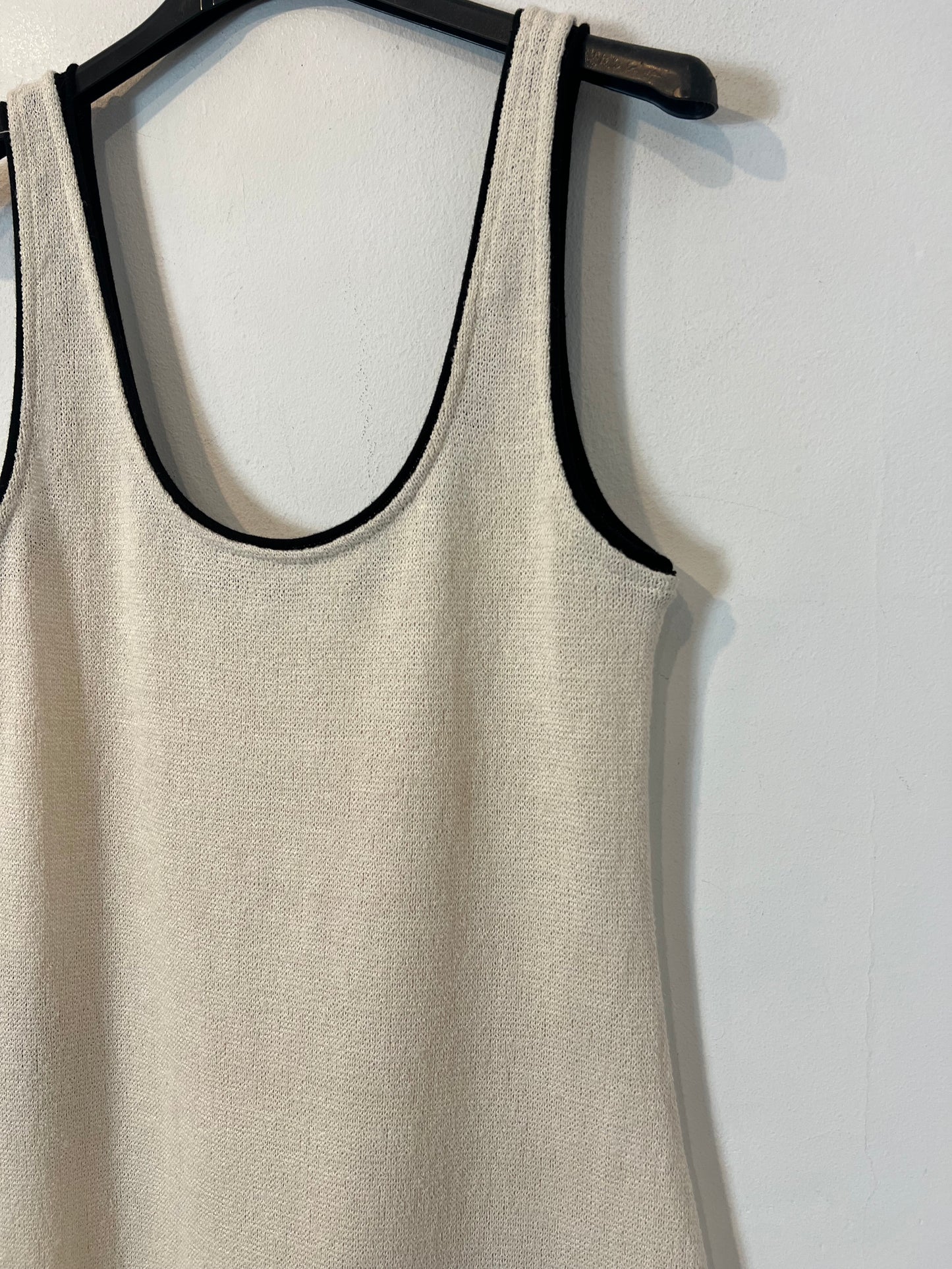 IMAN. White ribbed top Tm