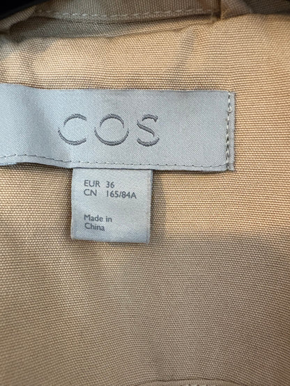 COS. Chaqueta camel ligera