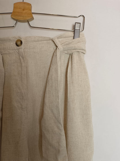 WHITE&amp;ONE. Flowy beige trousers Tm 