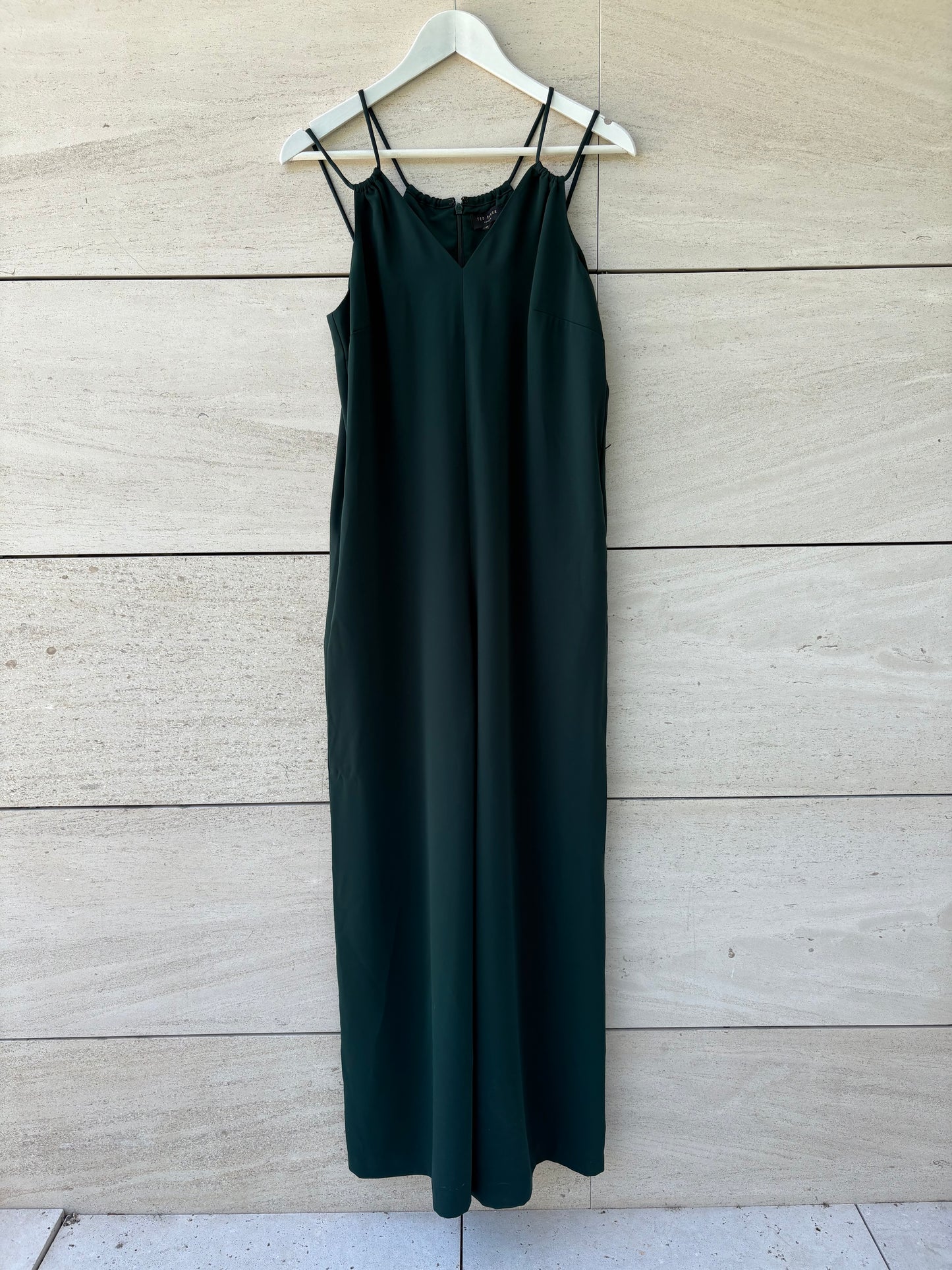 TED BAKER. Mono verde largo fluido