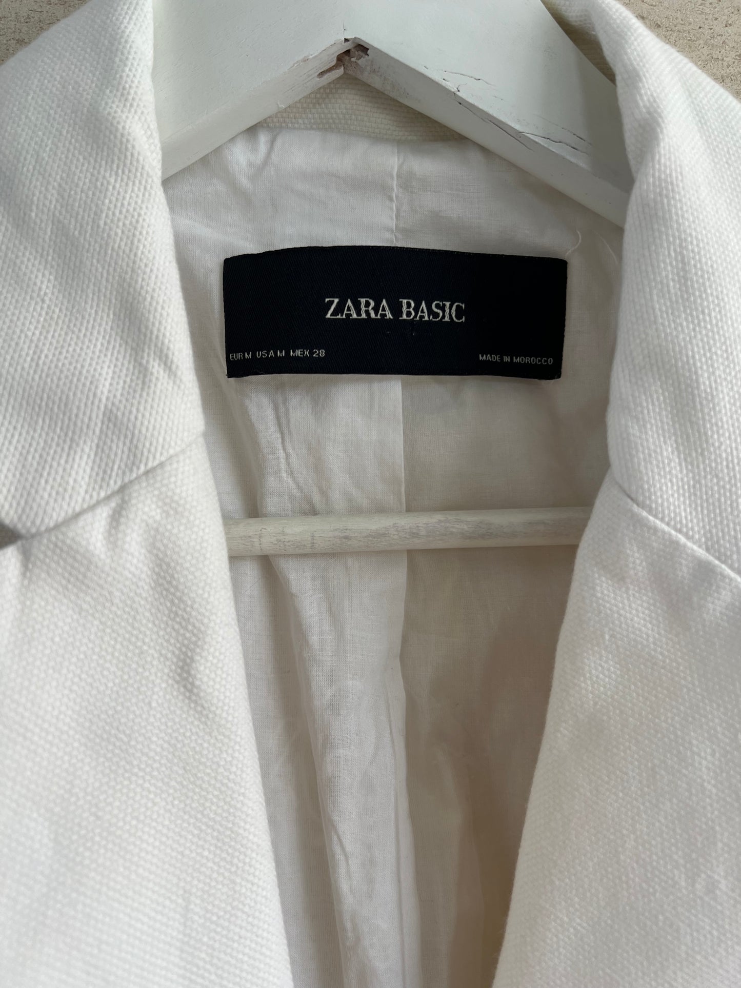 ZARA. White textured blazer Tm