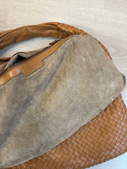 BOTTEGA VENETA. Bolso de hombro piel trenzada