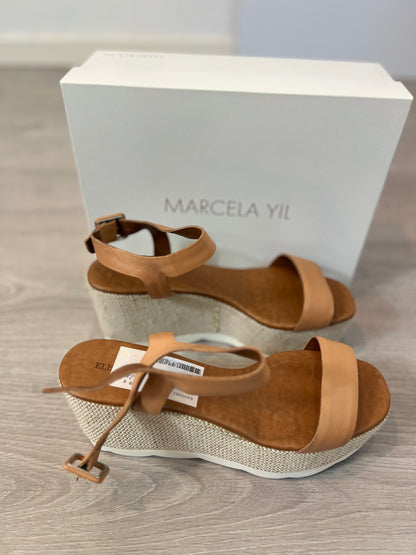 ELIAS RIVERA. Camel leather wedges, size 41