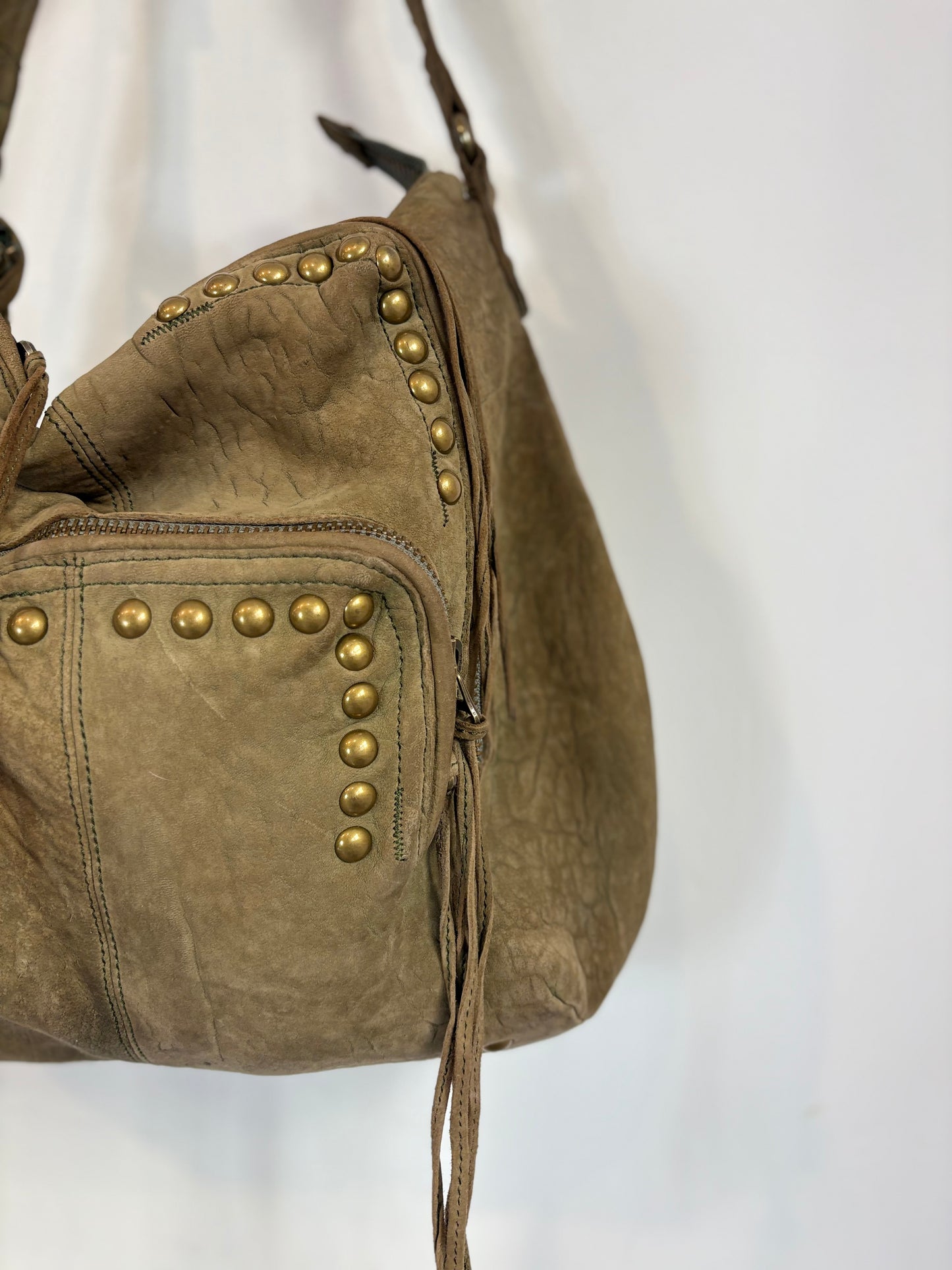 ZADIG & VOLTAIRE. Bolso piel verde tachuelas