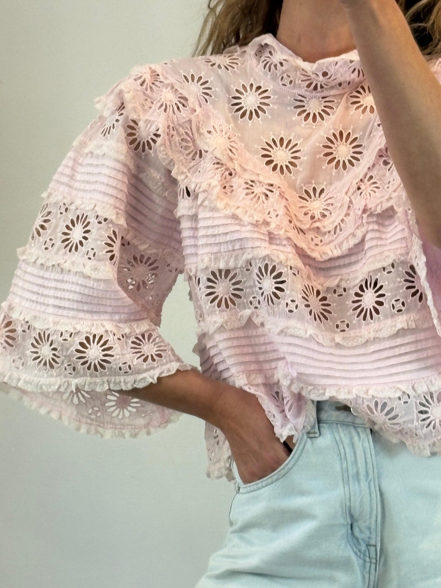 ISABEL MARANT. Blusa rosa volante