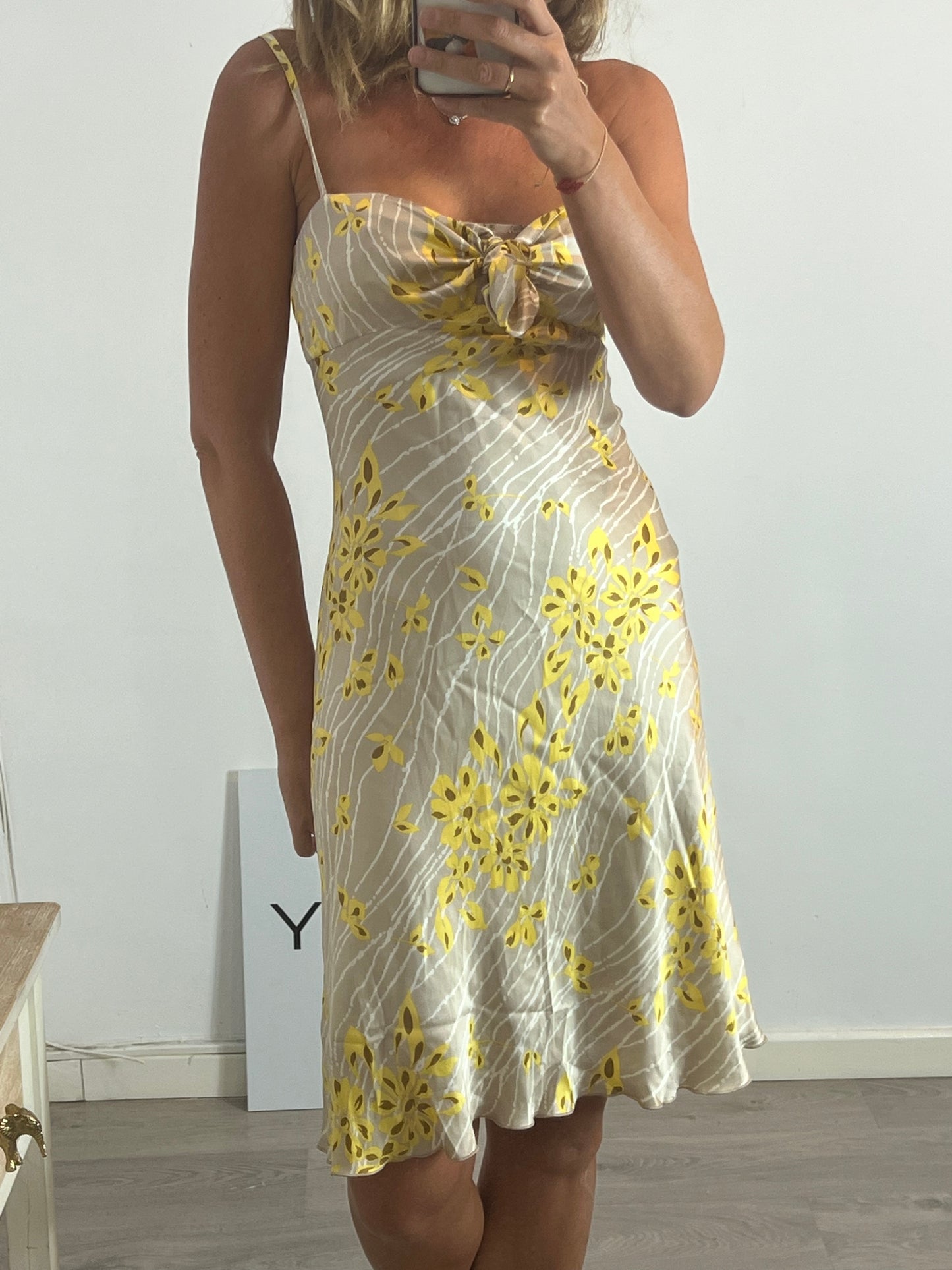 TARA JARMON. Printed silk short dress. Size 38