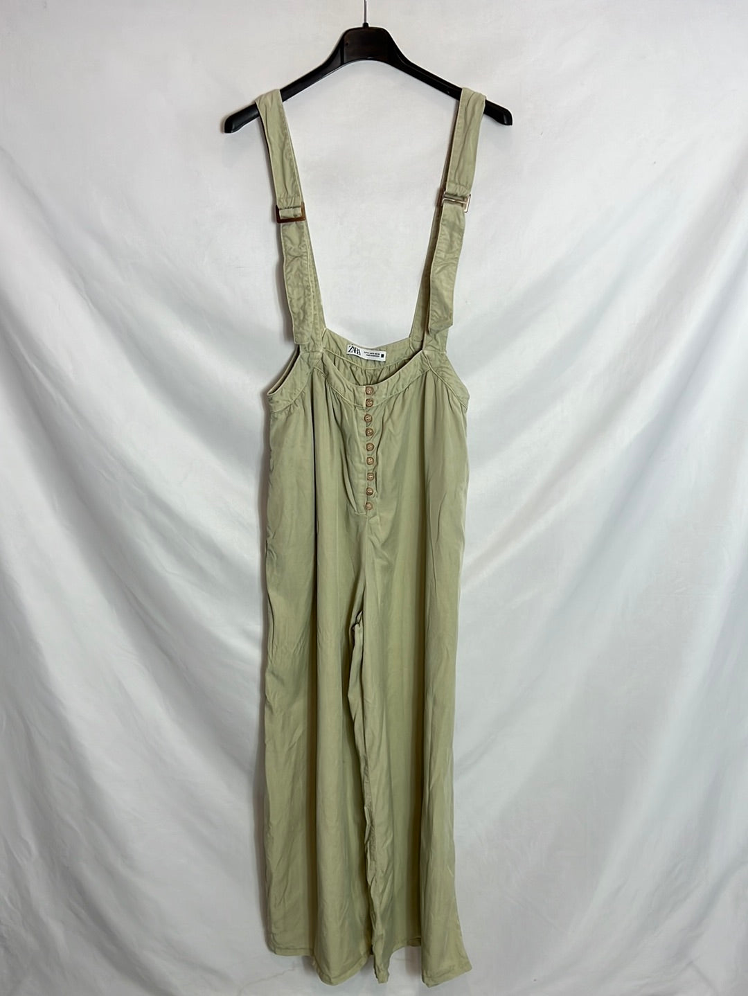 ZARA. Peto verde fluido abotonado. T M