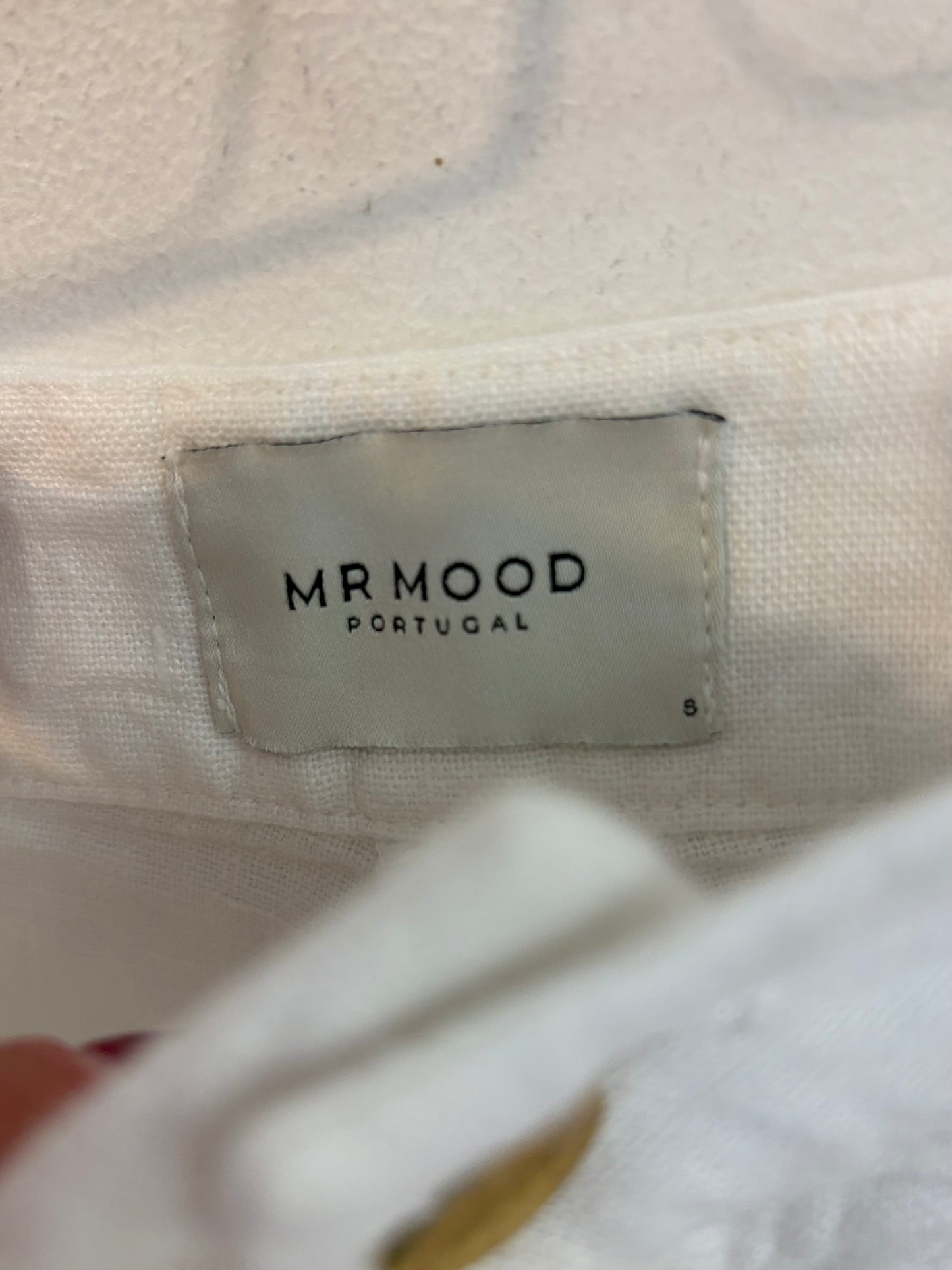 MR MOOD. Bermuda blanca lino