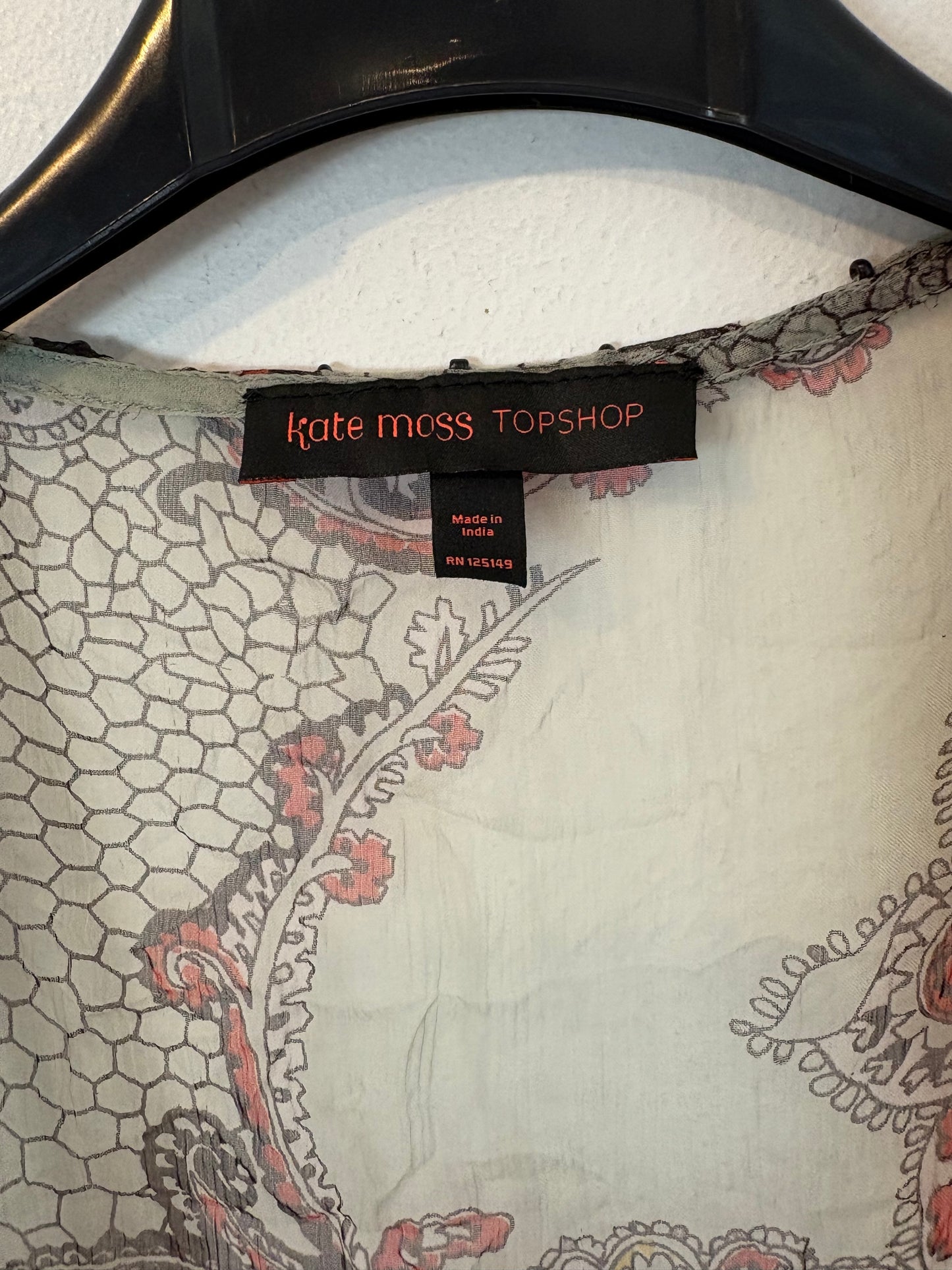 TOPSHOP by KATE MOSS. Blusa / kimono fluida semitransparente