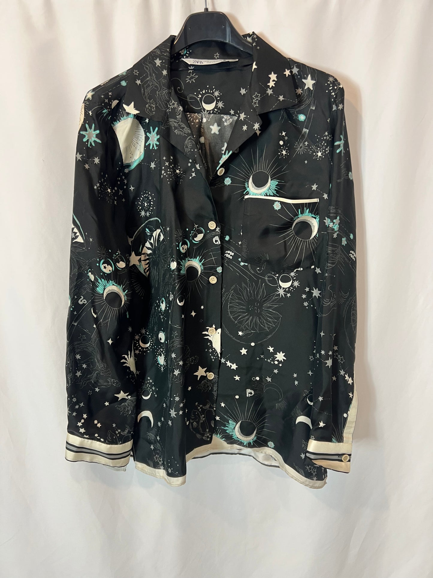 ZARA. Black printed blouse T.xs