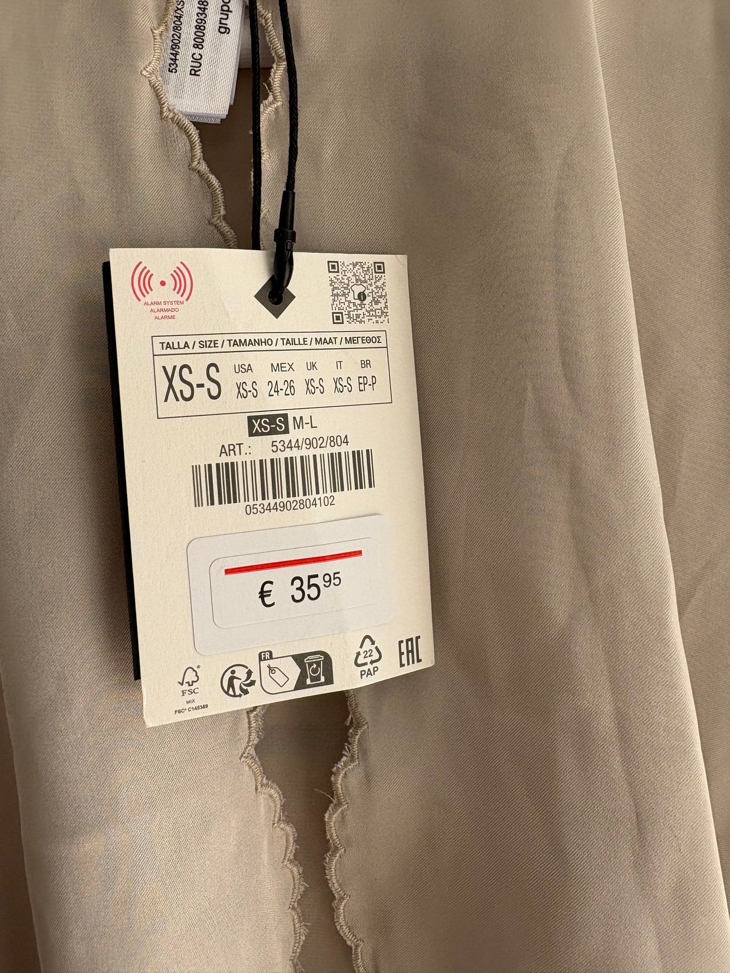 ZARA. Capa fluida bordados. T XS-S