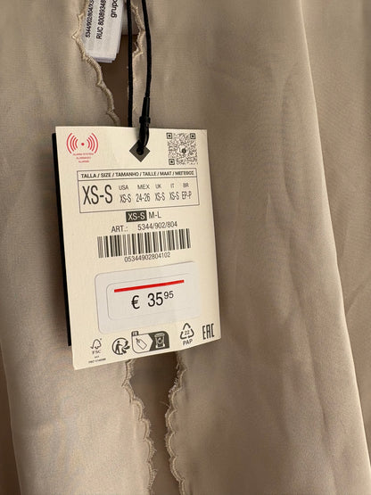 ZARA. Capa fluida bordados. T XS-S