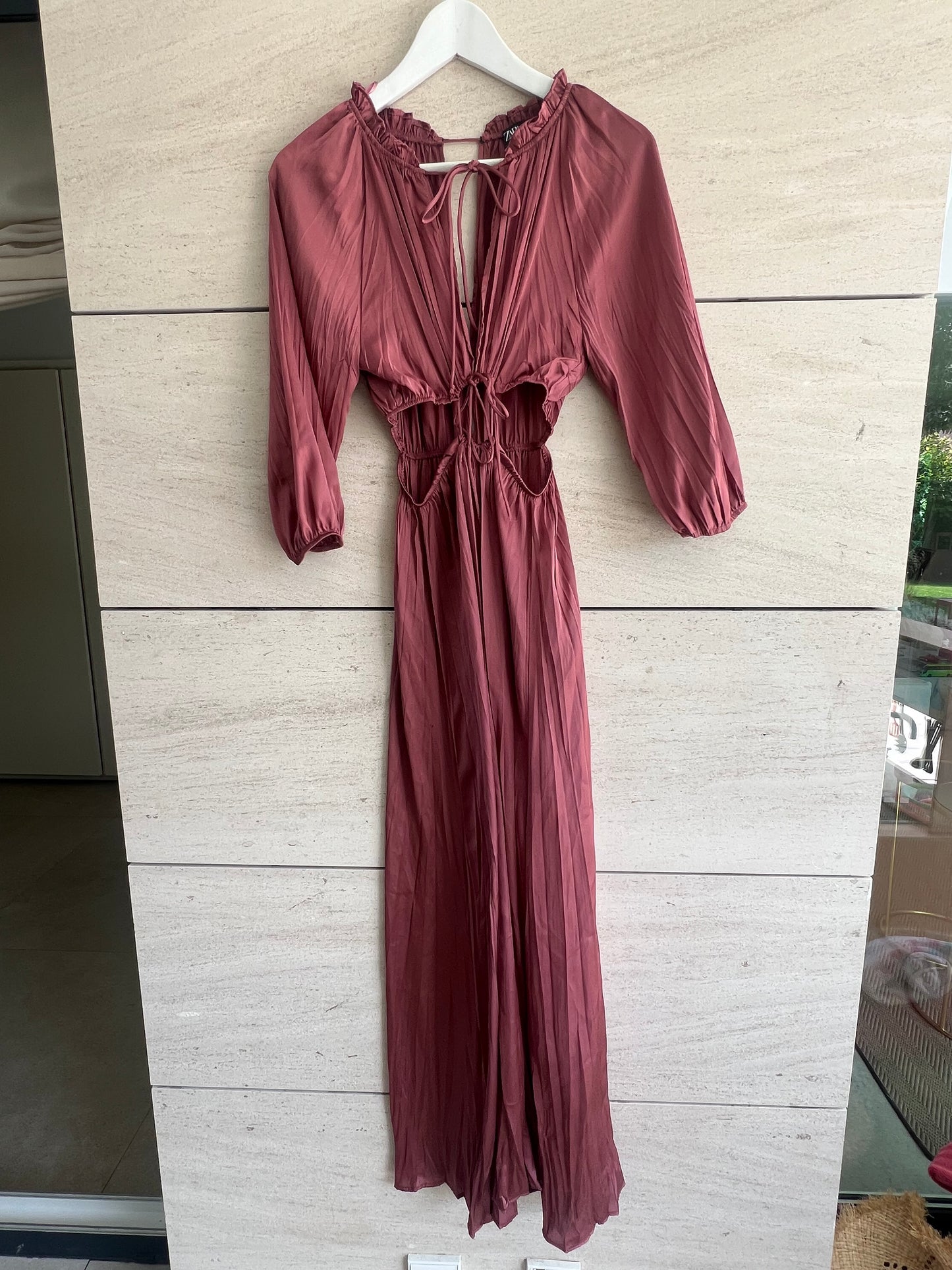 ZARA. Vestido largo aberturas. T XS