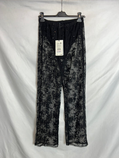 PULL&BEAR . Pantalón negro transparente encaje. T M
