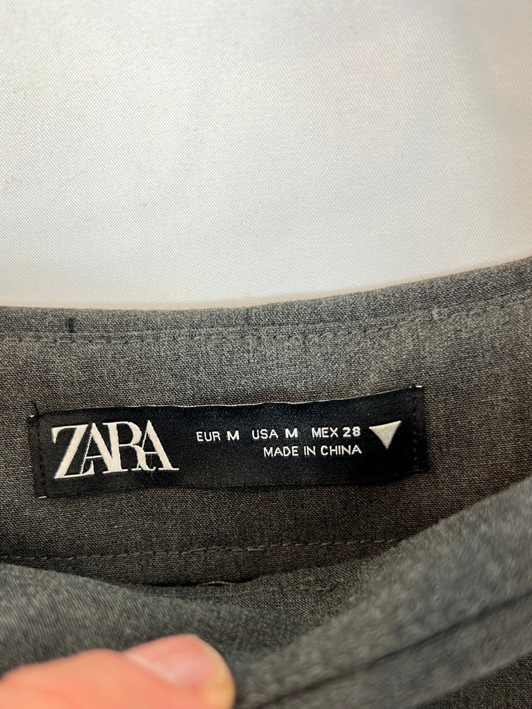 ZARA. Pleated grey skirt/trousers Tm